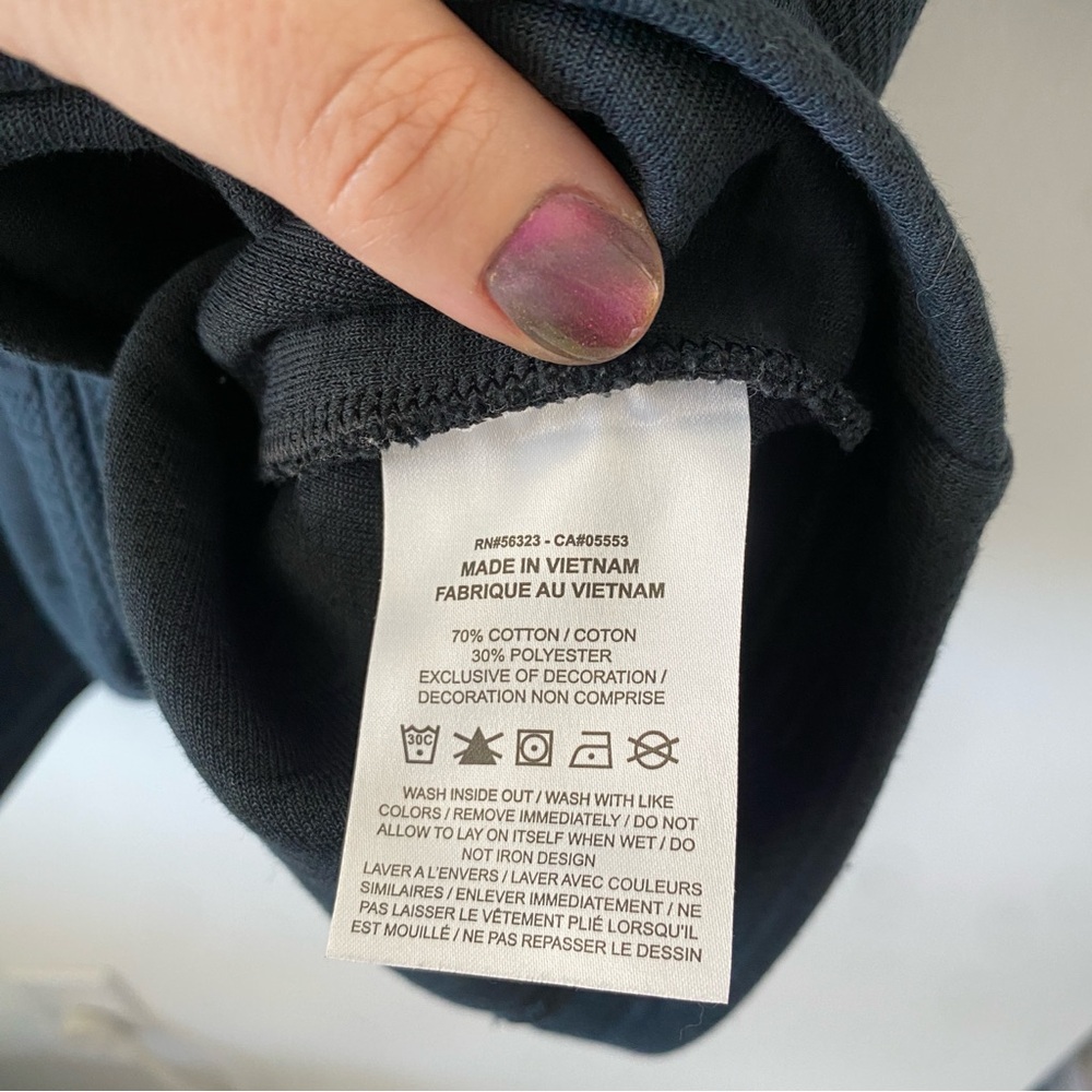 Nike Air Embossed black shirt - Picture 9 of 10